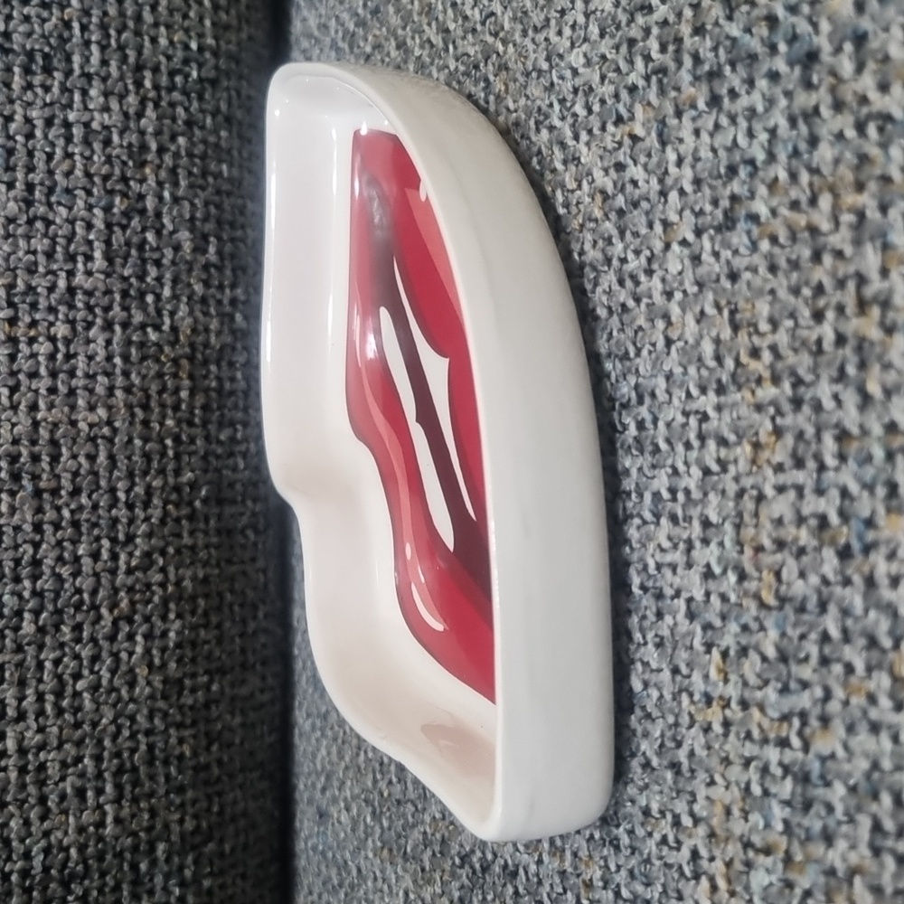 ASHLAND Trinket 'Red Lips' Dish - Picture 3 of 6